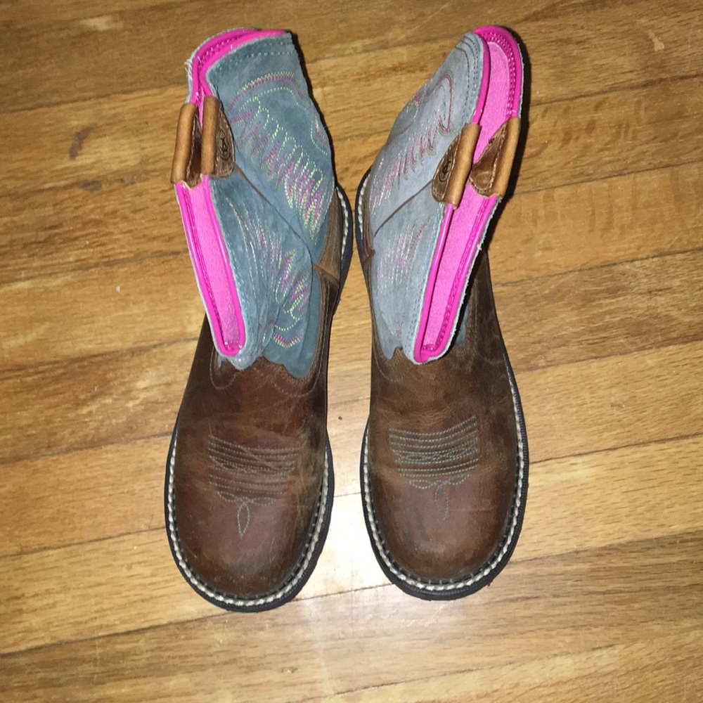Ariat cowgirl boots